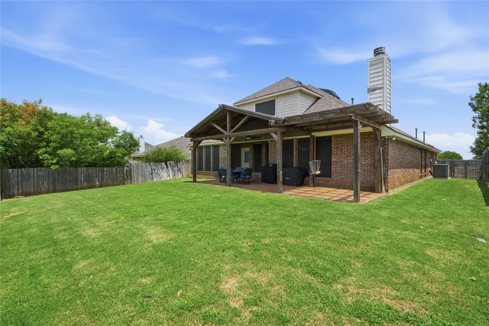 8 Tallwood Lane Edgecliff Village, TX 76134
