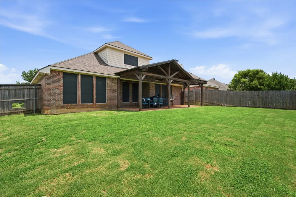 8 Tallwood Lane Edgecliff Village, TX 76134