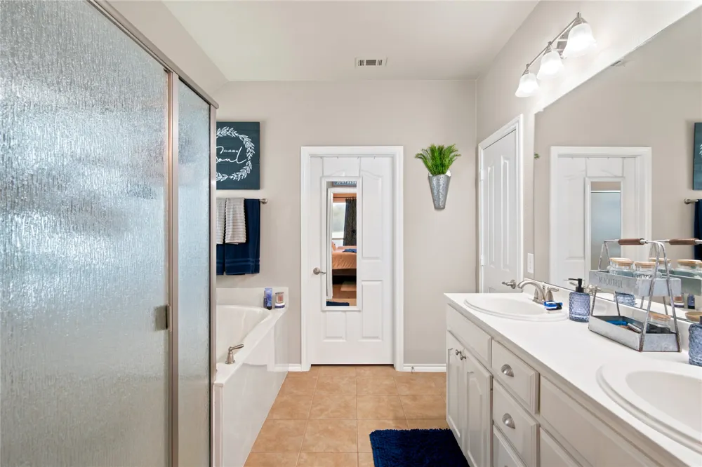 8 Tallwood Lane Edgecliff Village, TX 76134