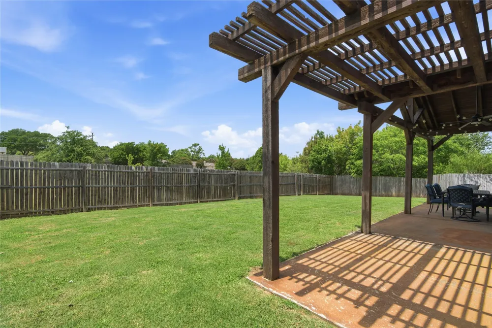 8 Tallwood Lane Edgecliff Village, TX 76134