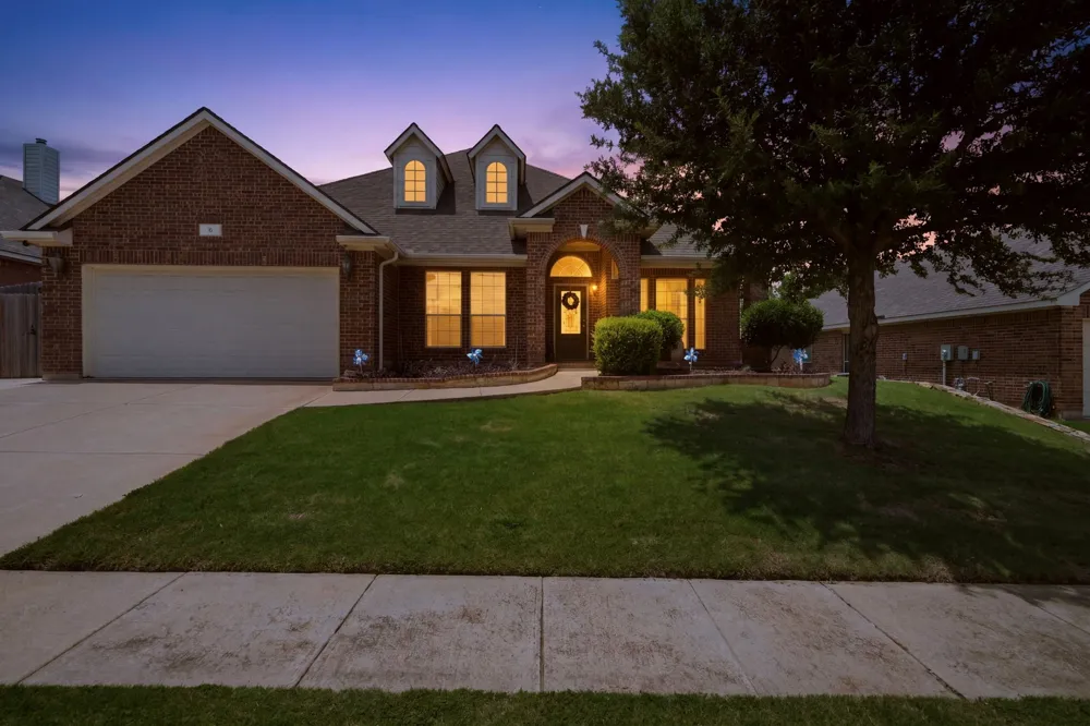 8 Tallwood Lane Edgecliff Village, TX 76134