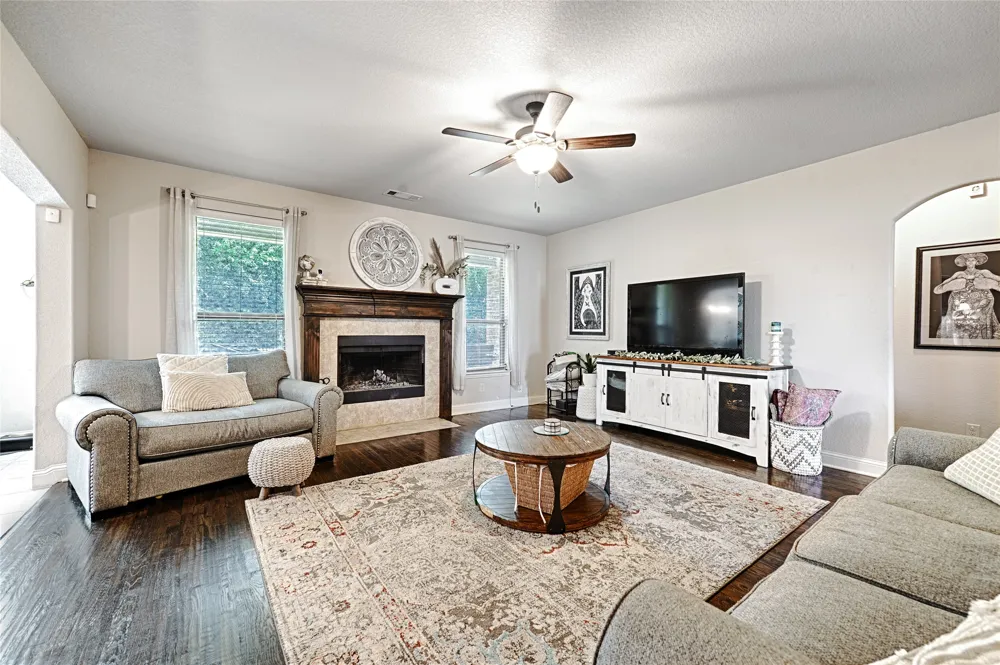 6010 Park View Drive Midlothian, TX 76065