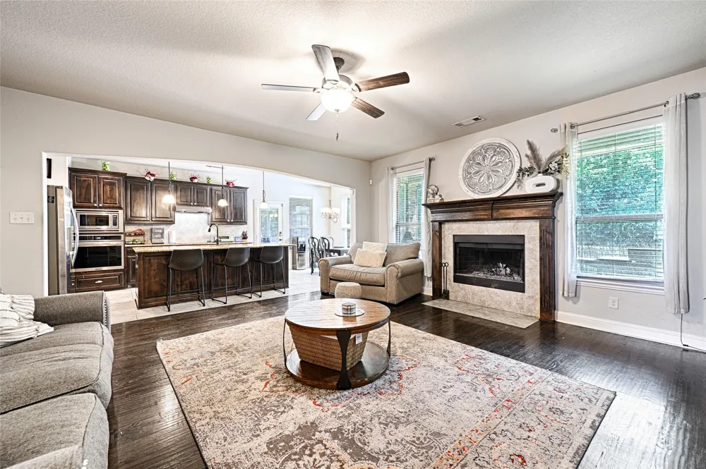 6010 Park View Drive Midlothian, TX 76065