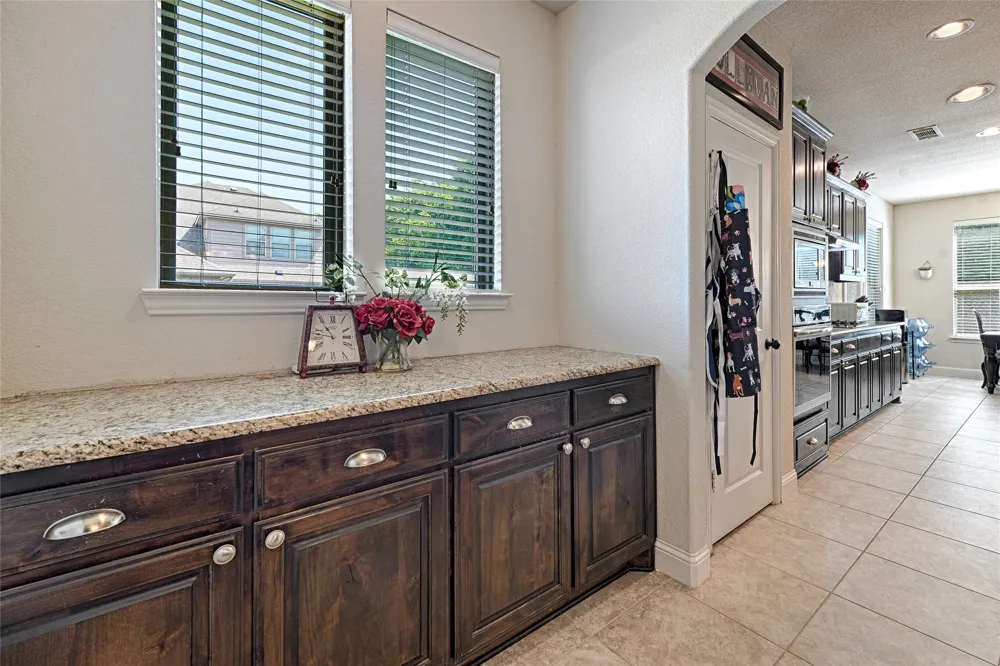 6010 Park View Drive Midlothian, TX 76065