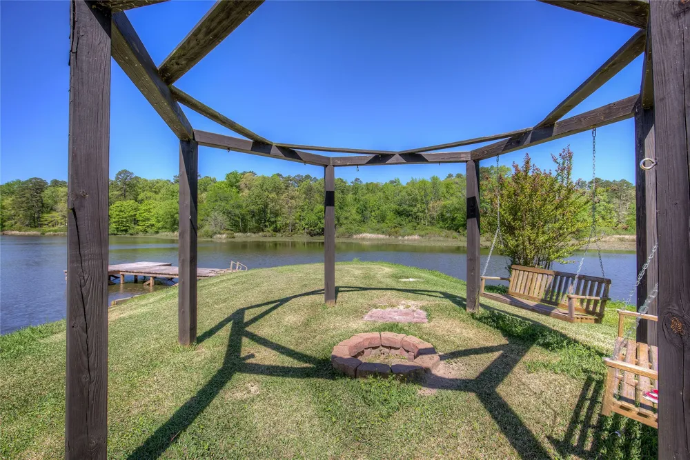 1462 Private Road 8692 Winnsboro, TX 75494