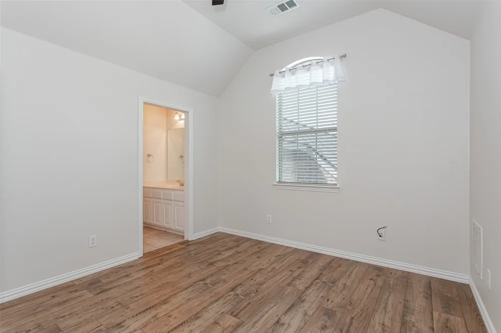 900 Fannin Drive Lantana, TX 76226