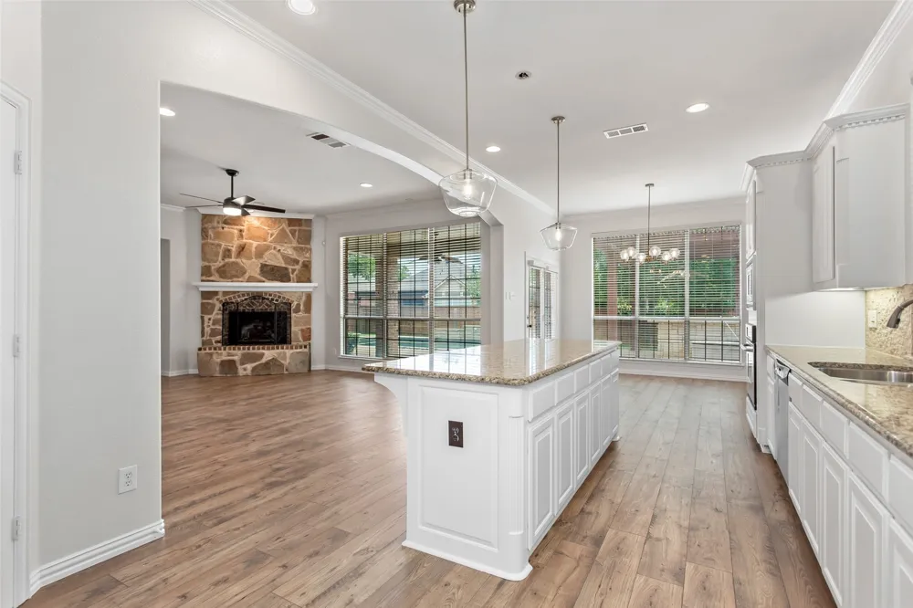 900 Fannin Drive Lantana, TX 76226