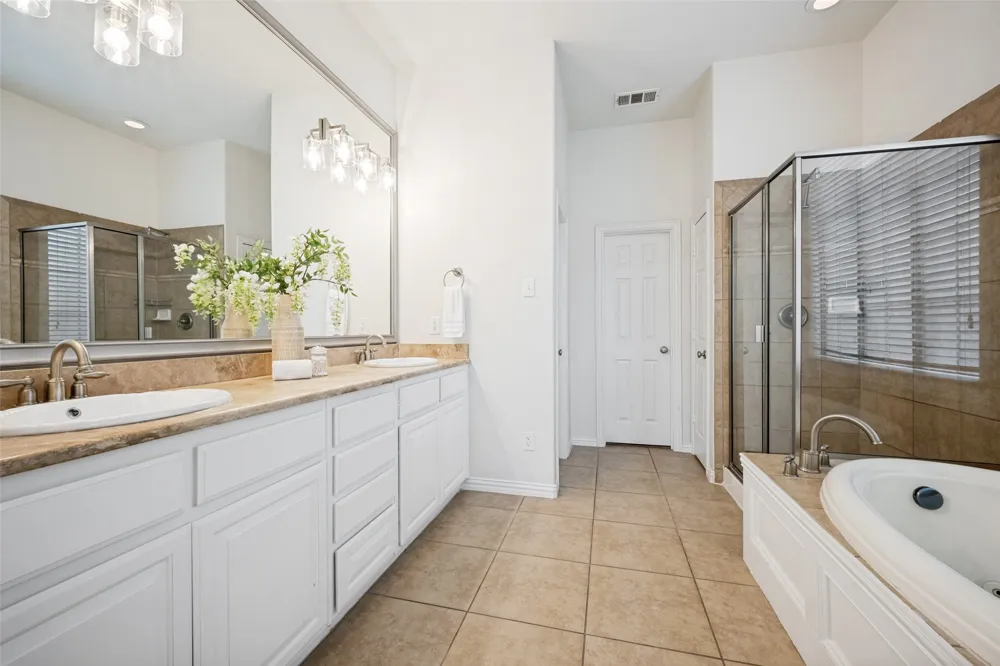 900 Fannin Drive Lantana, TX 76226