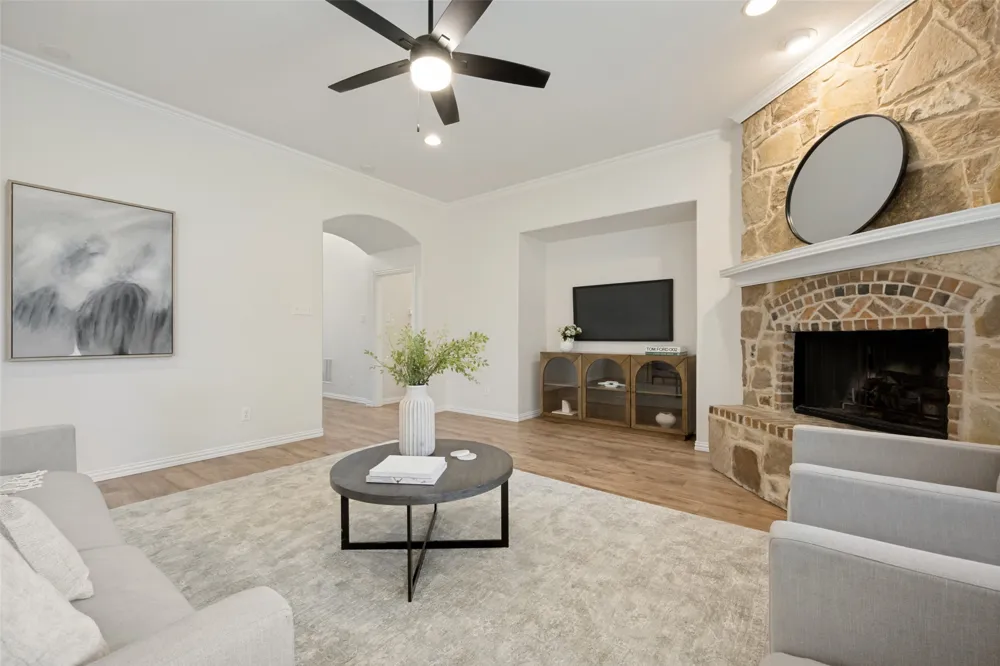 900 Fannin Drive Lantana, TX 76226