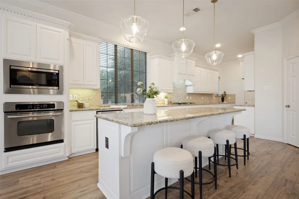 900 Fannin Drive Lantana, TX 76226