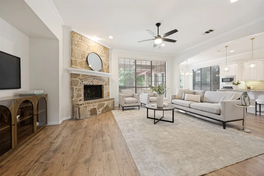 900 Fannin Drive Lantana, TX 76226