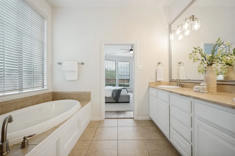 900 Fannin Drive Lantana, TX 76226