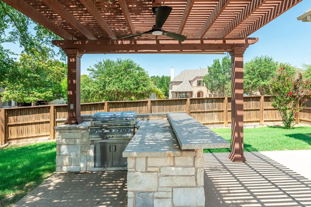 900 Fannin Drive Lantana, TX 76226