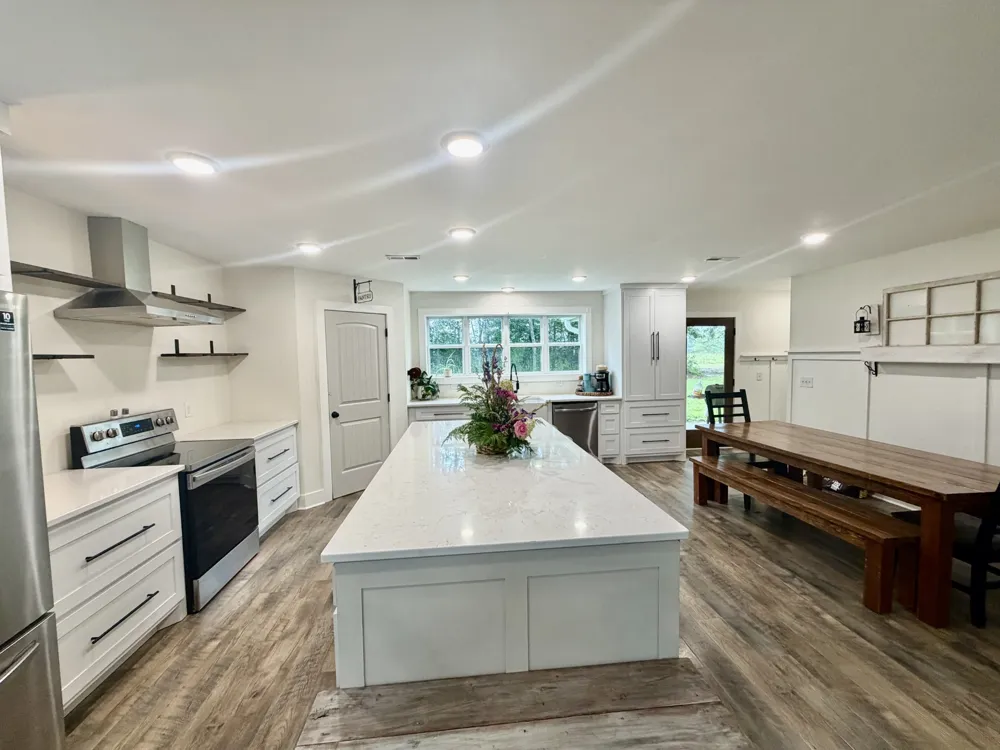 77 Oakwood Ave Summertown, TN 38483