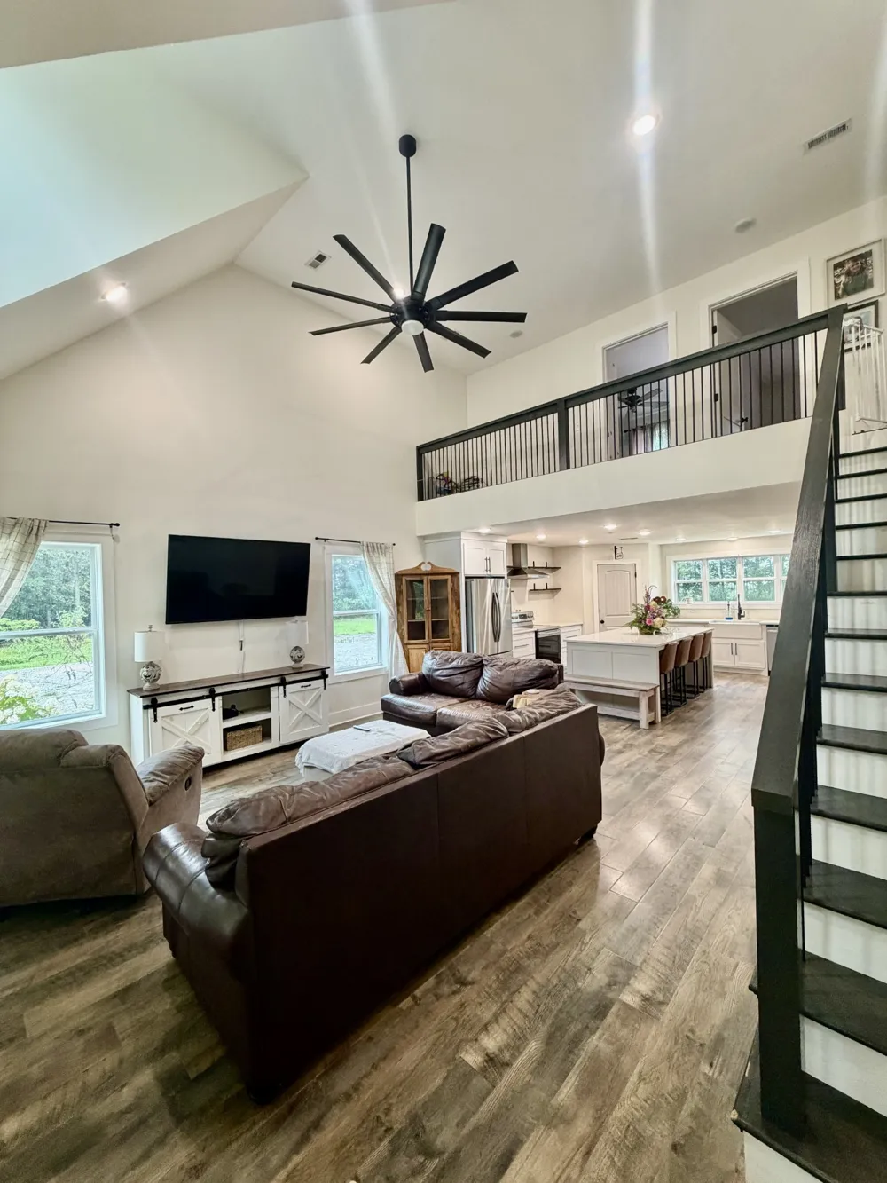 77 Oakwood Ave Summertown, TN 38483