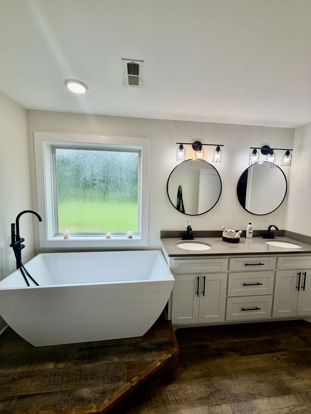 77 Oakwood Ave Summertown, TN 38483