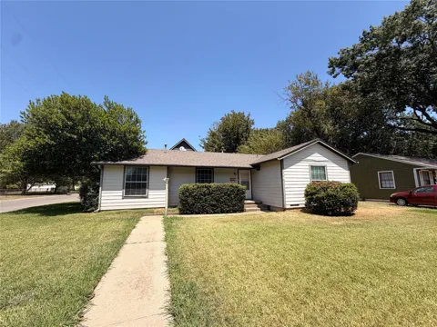 718 Crescent Street