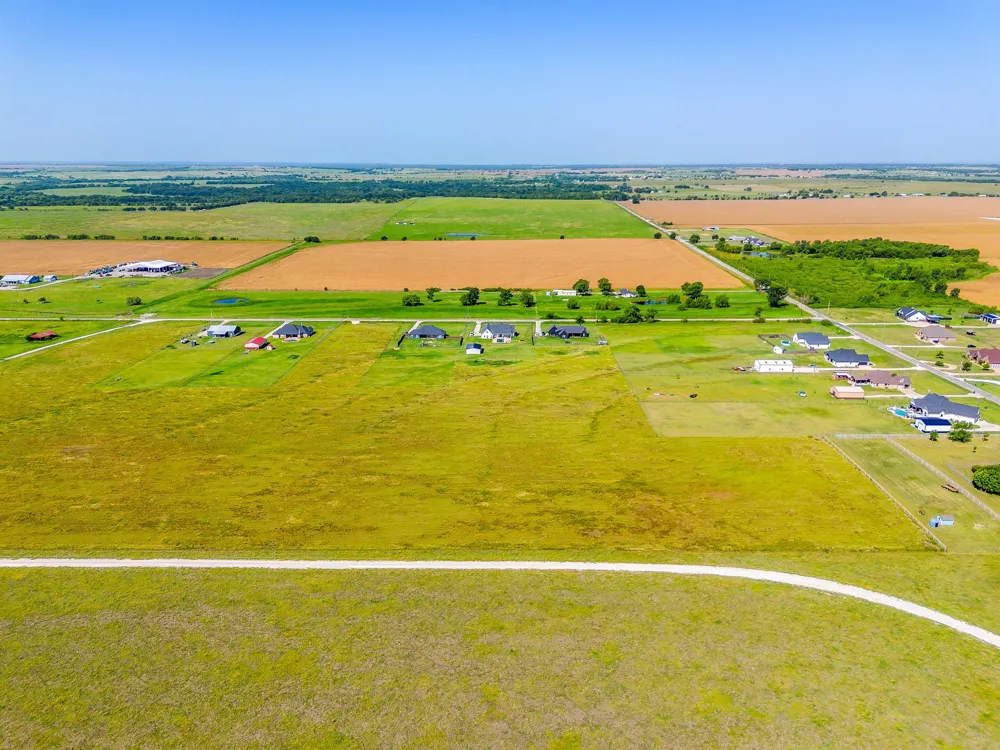 9729 County Road 408 Grandview, TX 76050