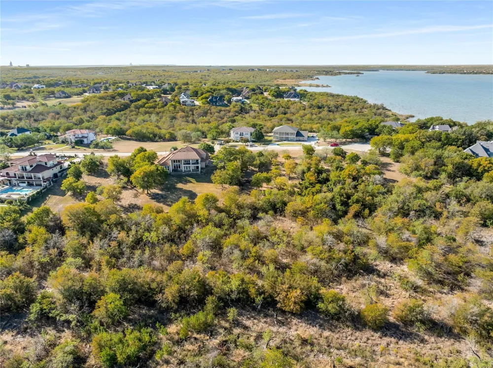 1123 Mallard Pointe Drive Grand Prairie, TX 75104