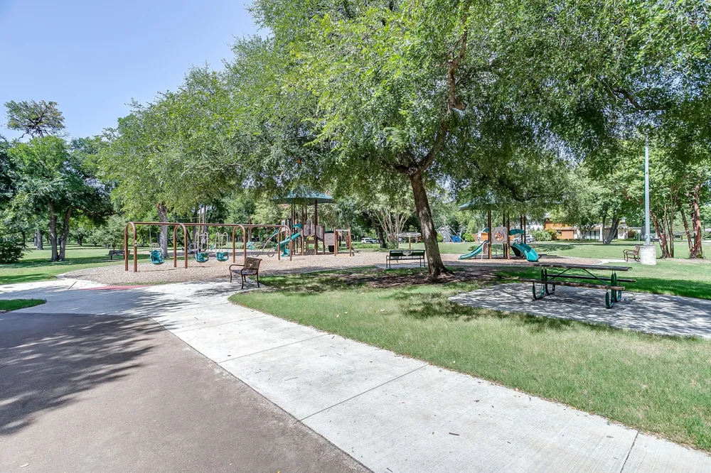 4414 Glenwood Court Fort Worth, TX 76109