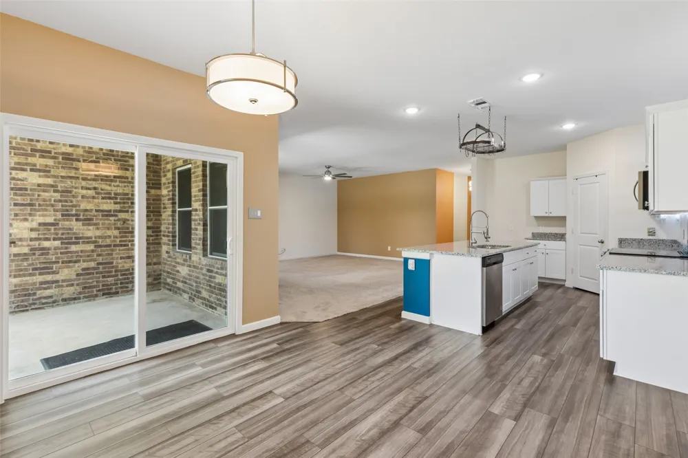 409 Stone Creek Boulevard Glenn Heights, TX 75154