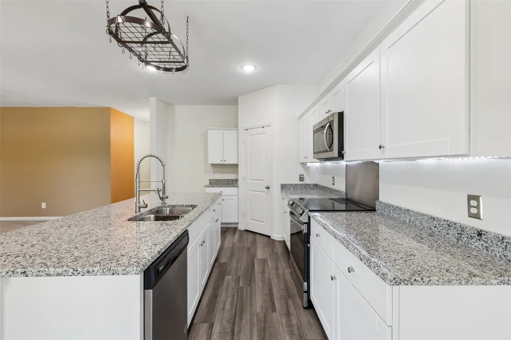 409 Stone Creek Boulevard Glenn Heights, TX 75154
