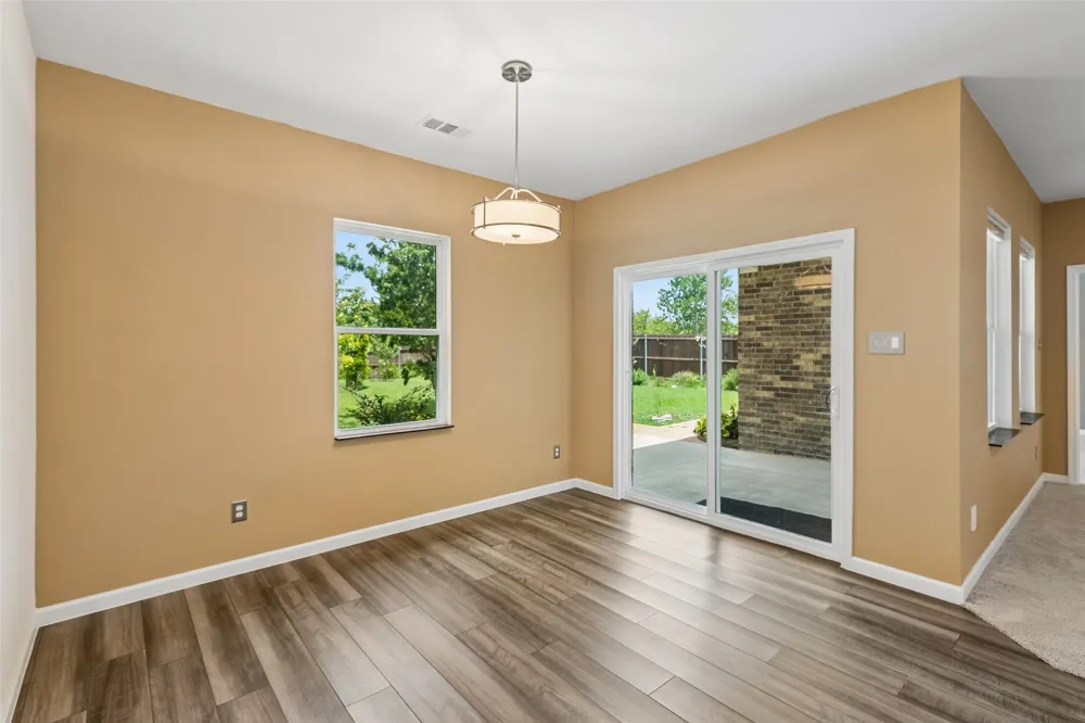 409 Stone Creek Boulevard Glenn Heights, TX 75154
