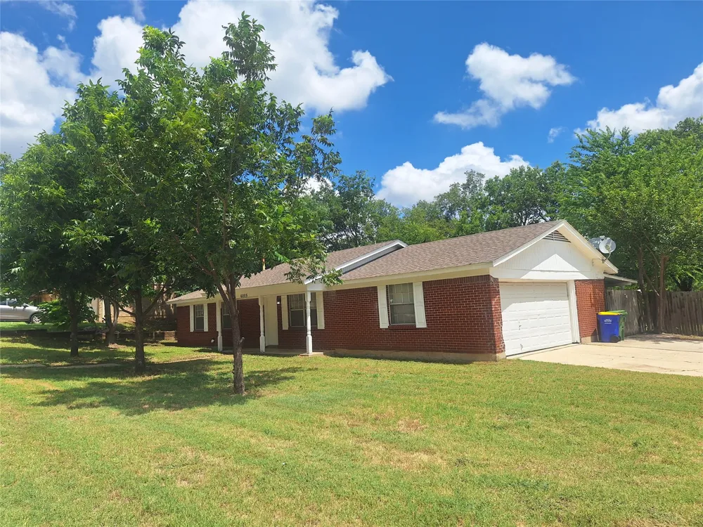 6005 Barry Drive Watauga, TX 76148