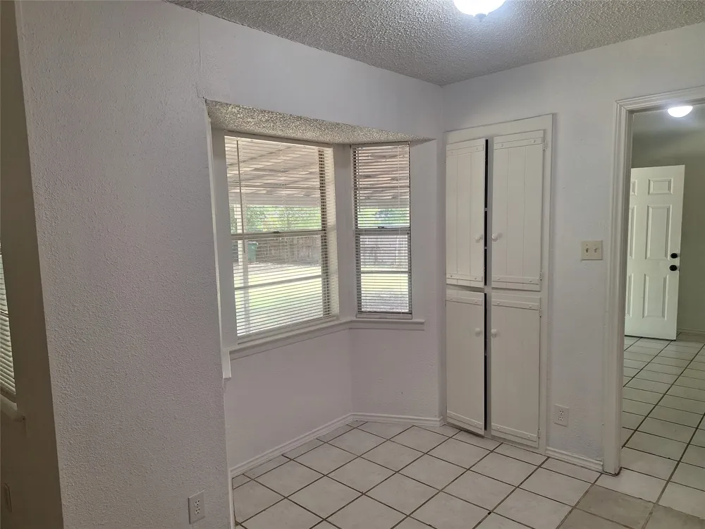 6005 Barry Drive Watauga, TX 76148