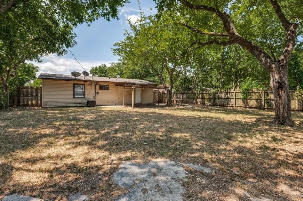 11515 Abston Lane Dallas, TX 75218