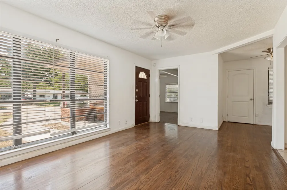 11515 Abston Lane Dallas, TX 75218