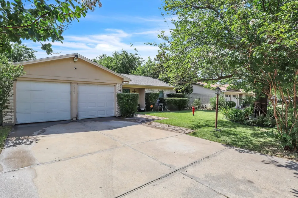 6921 Windy Hill Road Forest Hill, TX 76140