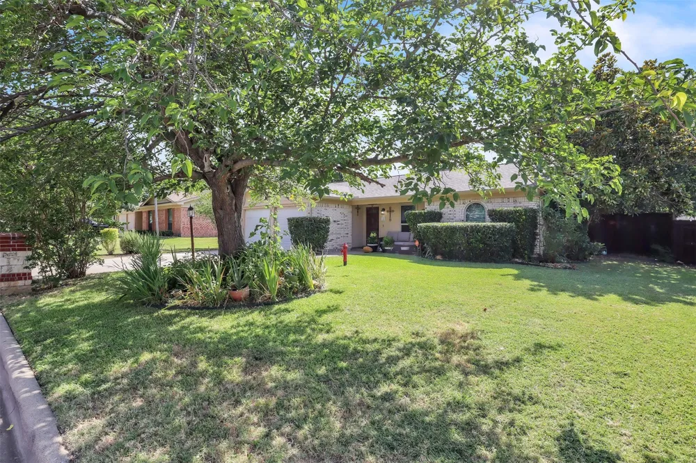 6921 Windy Hill Road Forest Hill, TX 76140