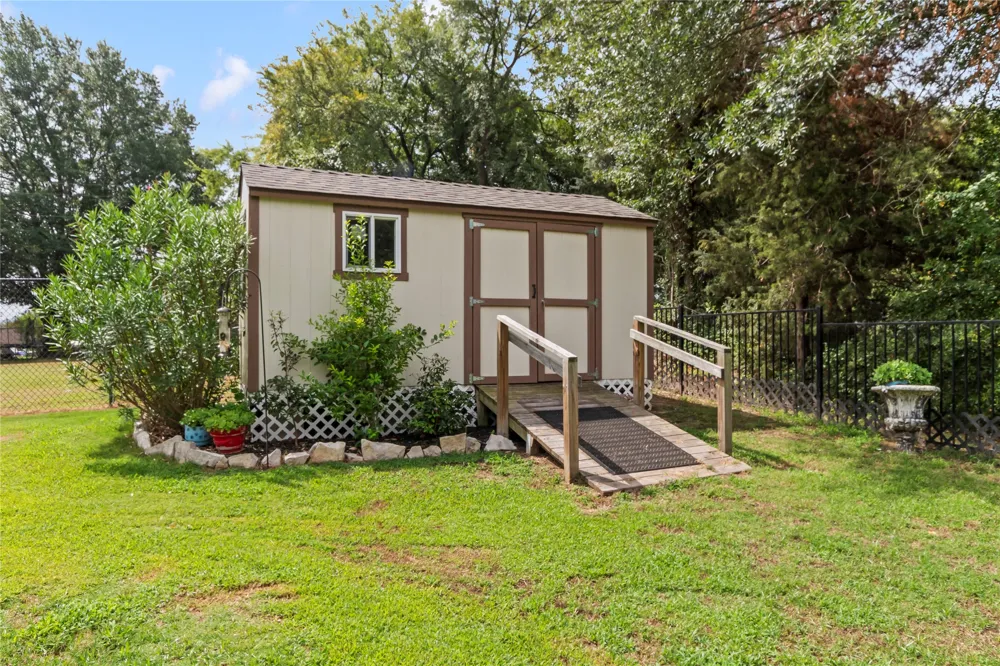 10776 Legg Drive Kemp, TX 75143