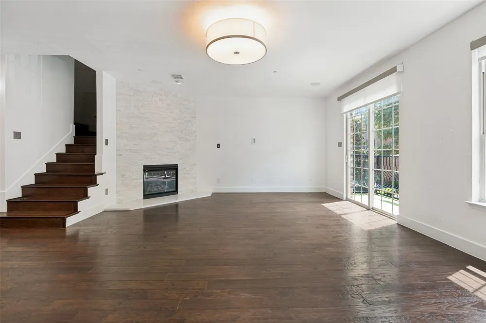 3906 Asbury Lane Addison, TX 75001