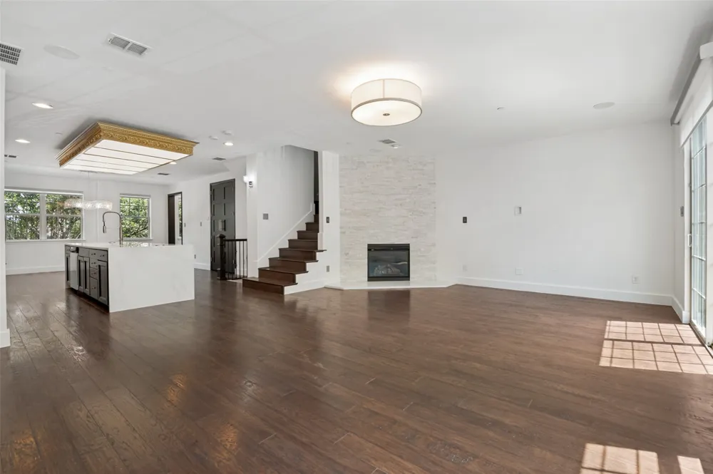 3906 Asbury Lane Addison, TX 75001