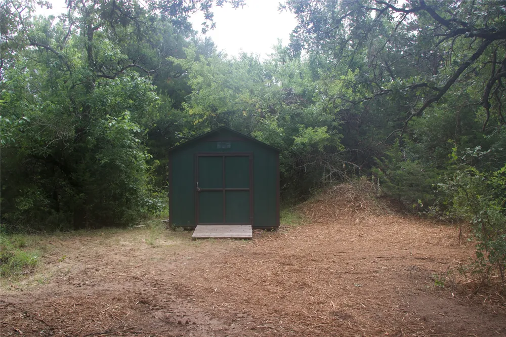 1309 County Road 1895 Sunset, TX 76270