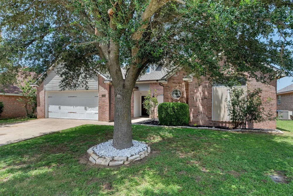 106 Country View Circle Pottsboro, TX 75076