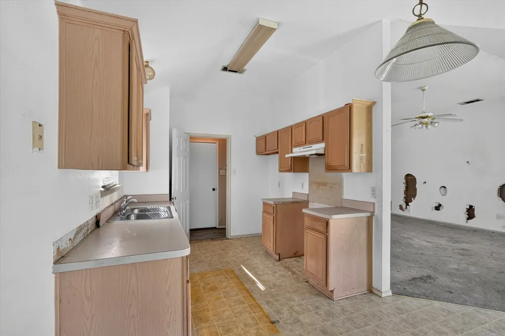 1414 Aviary Drive DeSoto, TX 75115