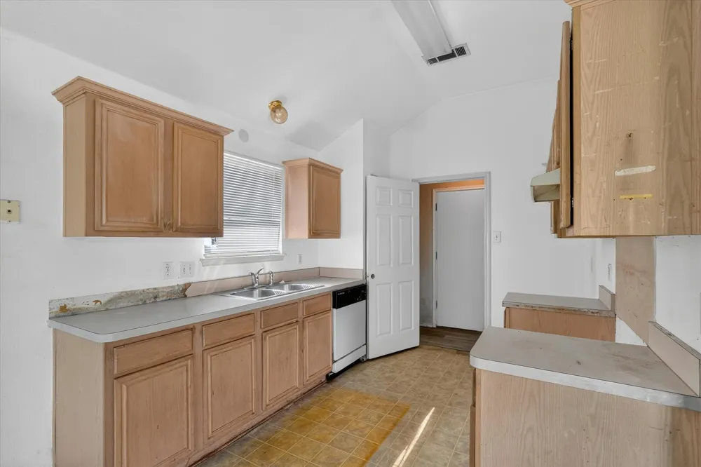 1414 Aviary Drive DeSoto, TX 75115