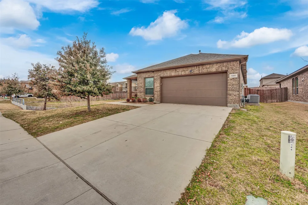 144 Creek Terrace Drive Saginaw, TX 76131