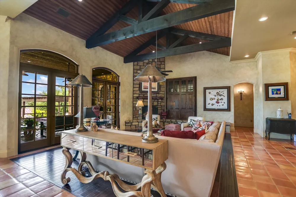 481 Chimney Cove Drive Marble Falls, TX 78654