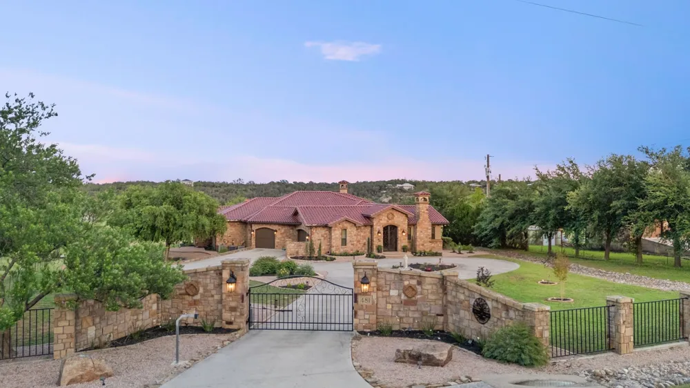 481 Chimney Cove Drive Marble Falls, TX 78654