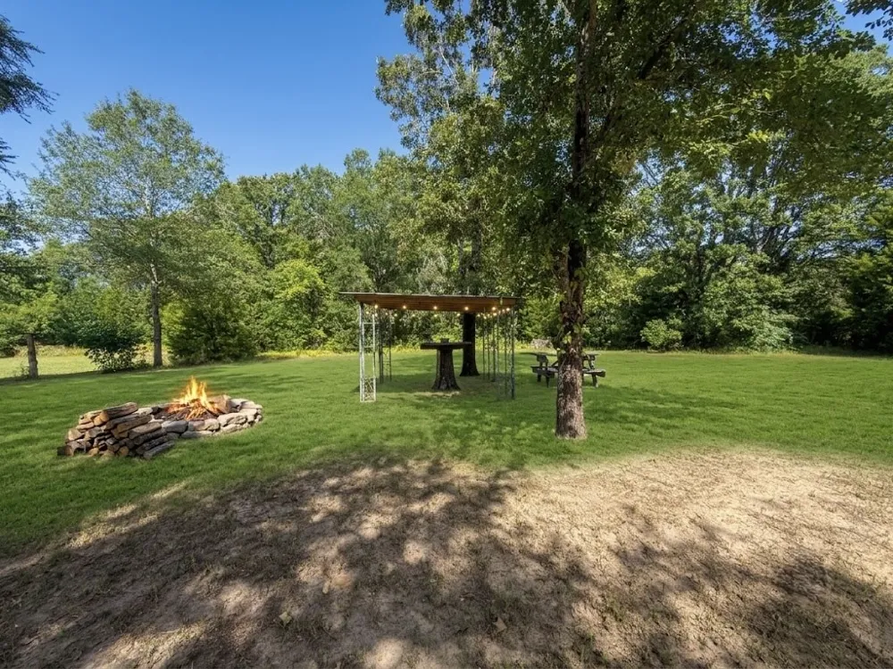 10976 US Highway 80 Fruitvale, TX 75127