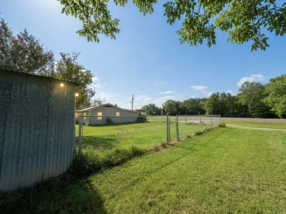 10976 US Highway 80 Fruitvale, TX 75127