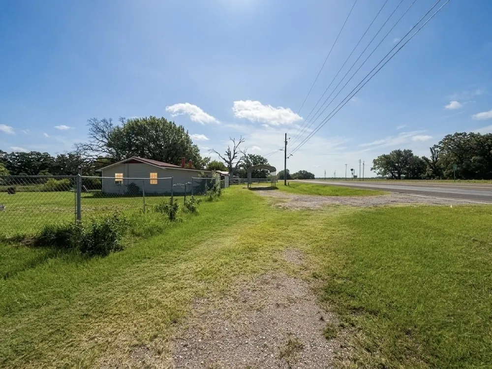 10976 US Highway 80 Fruitvale, TX 75127