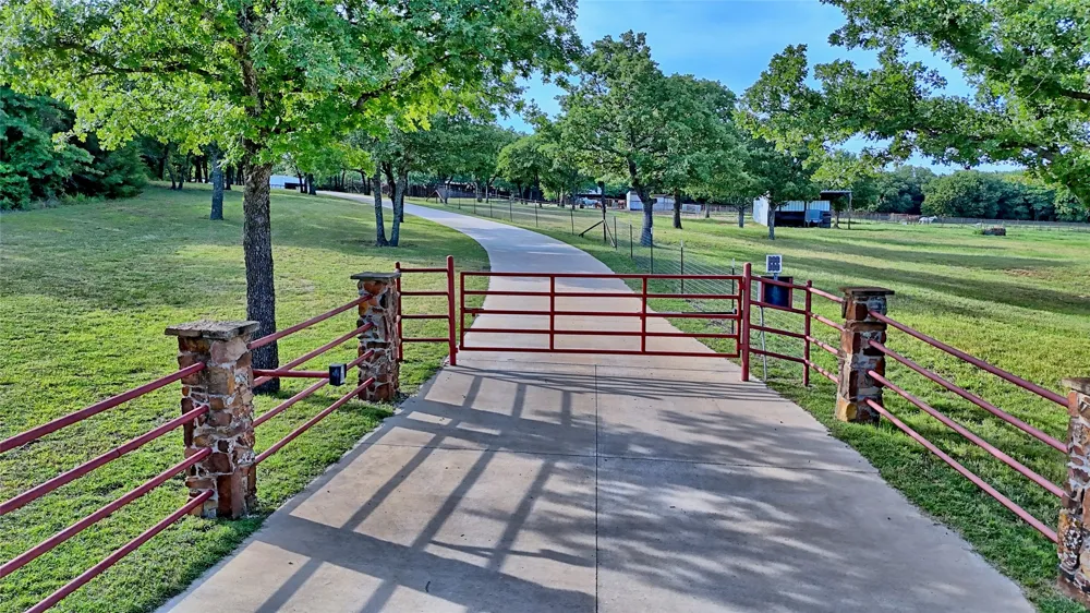 4509 Lazy E Road St Jo, TX 76265