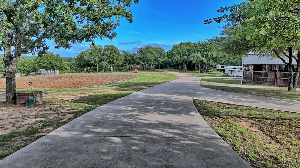 4509 Lazy E Road St Jo, TX 76265