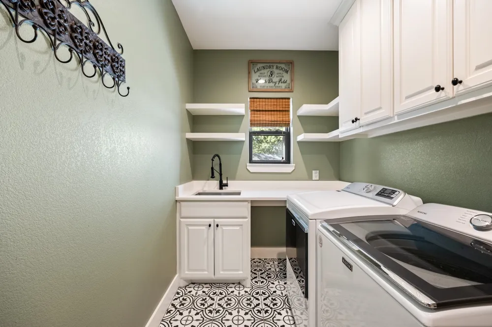 131 Lakeway Lane Gun Barrel City, TX 75156