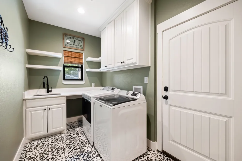 131 Lakeway Lane Gun Barrel City, TX 75156